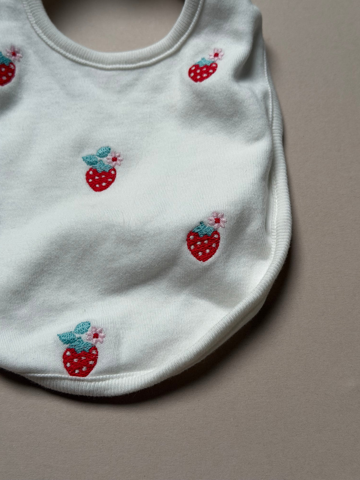 Jojo Maman Bebe Peterpan Collared Cotton Long Sleeved Strawberry Embroidered Sleepsuit With Bib in 3-6 Months