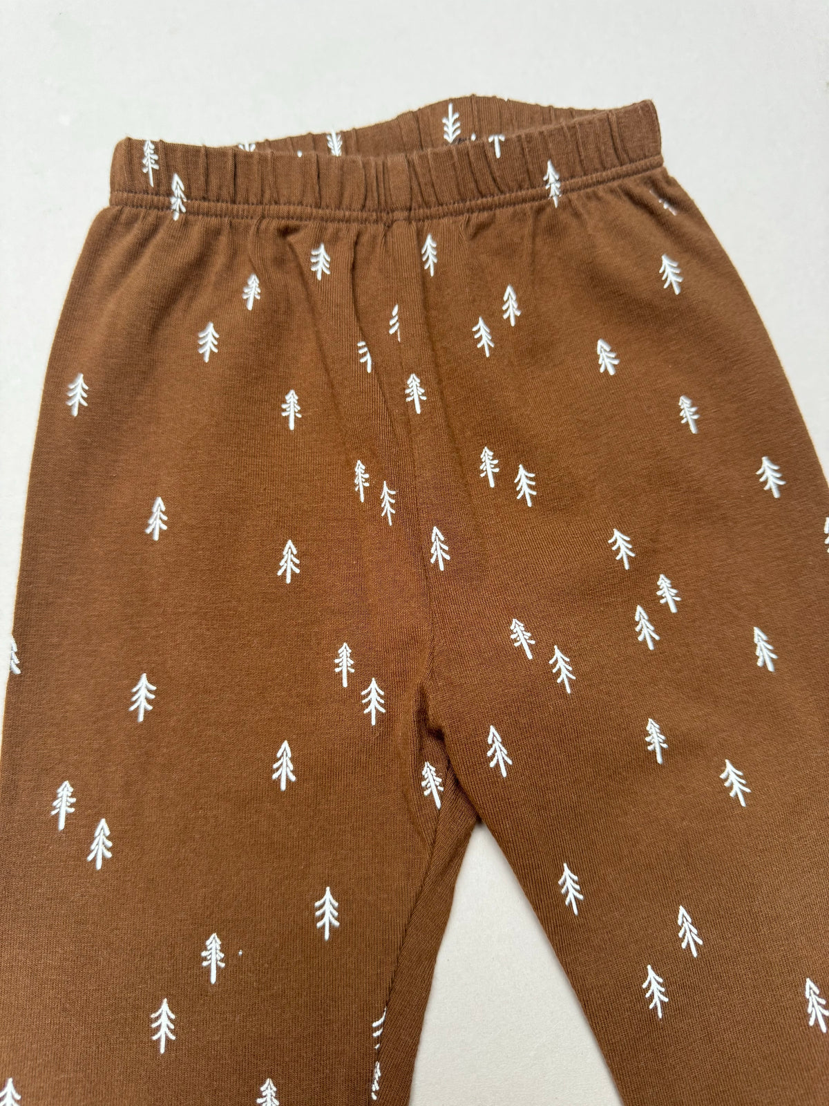 Oz & Bell Winter Wonderland Neutral Sweatshirt & Printed Leggings Set in 12-18 Months