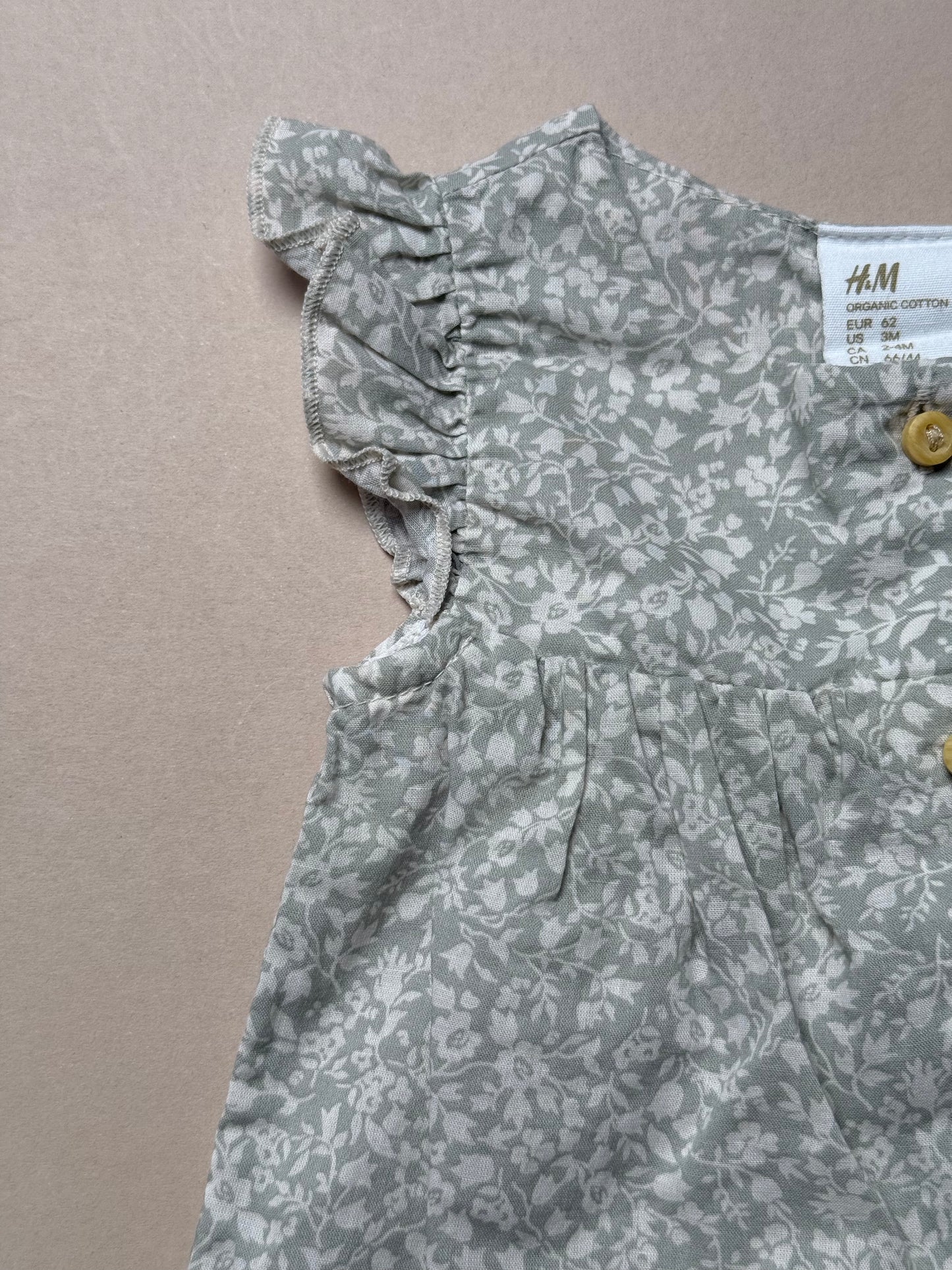 H&M Thin Floral Romper in 2-4 Months