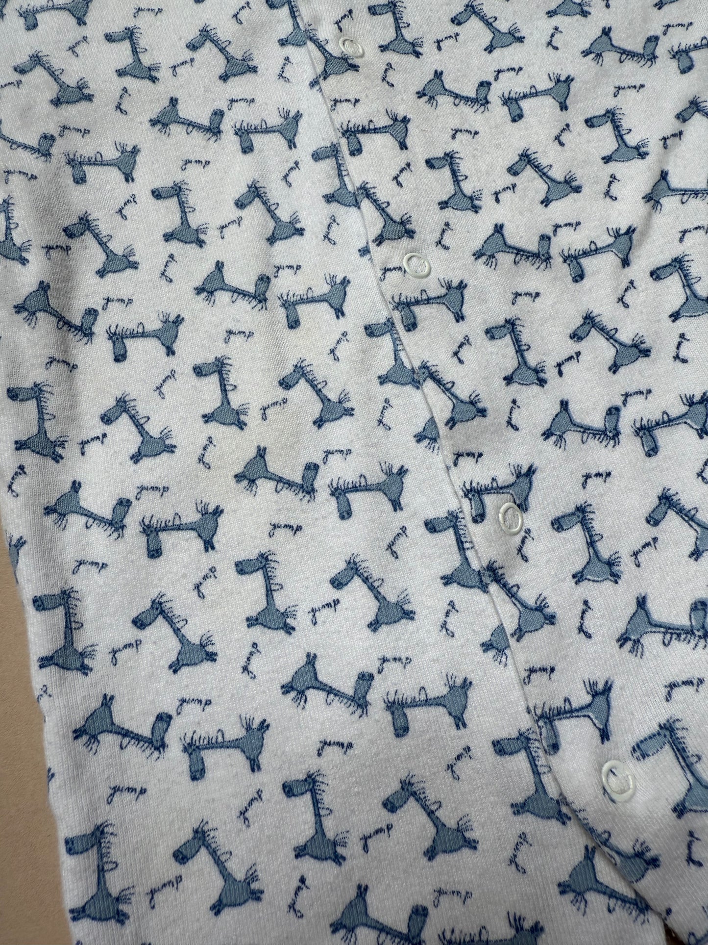 Zara Home Giraffe Printed Long Sleeved Onesie in 3-6 Months
