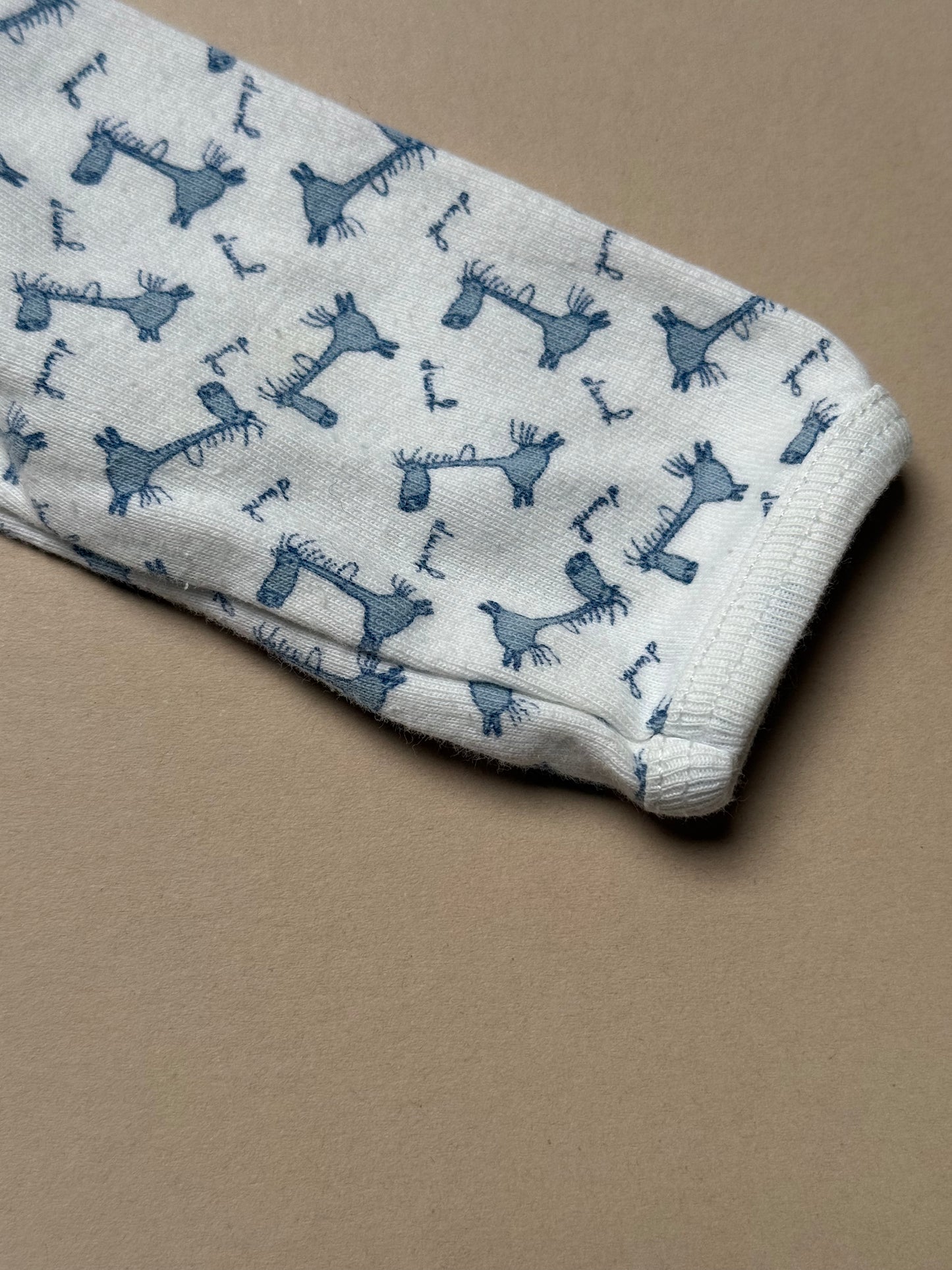 Zara Home Giraffe Printed Long Sleeved Onesie in 3-6 Months