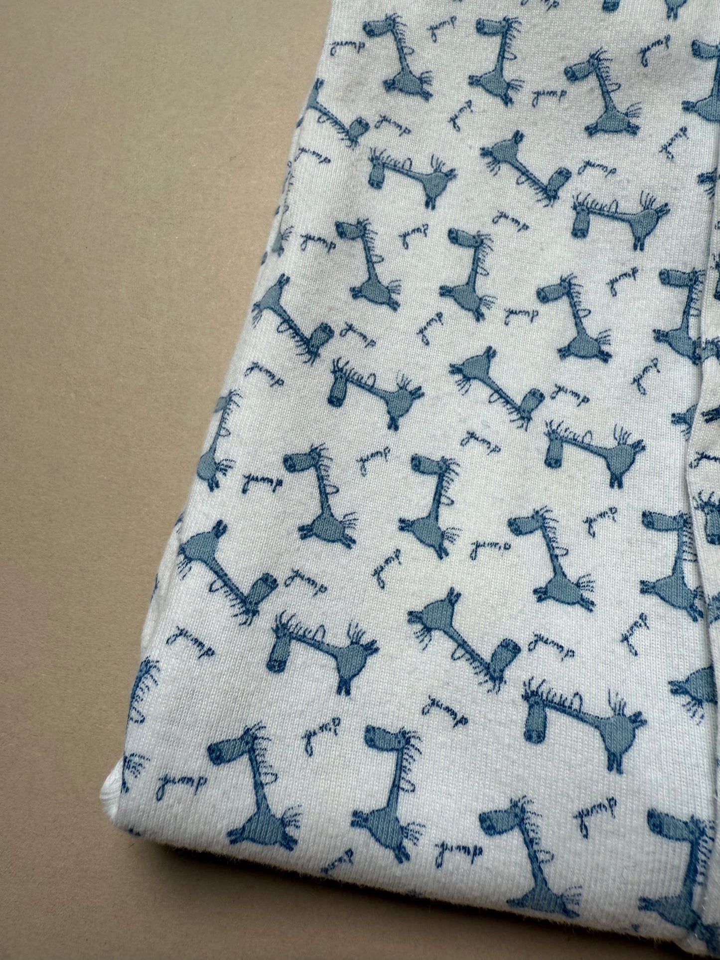 Zara Home Giraffe Printed Long Sleeved Onesie in 3-6 Months