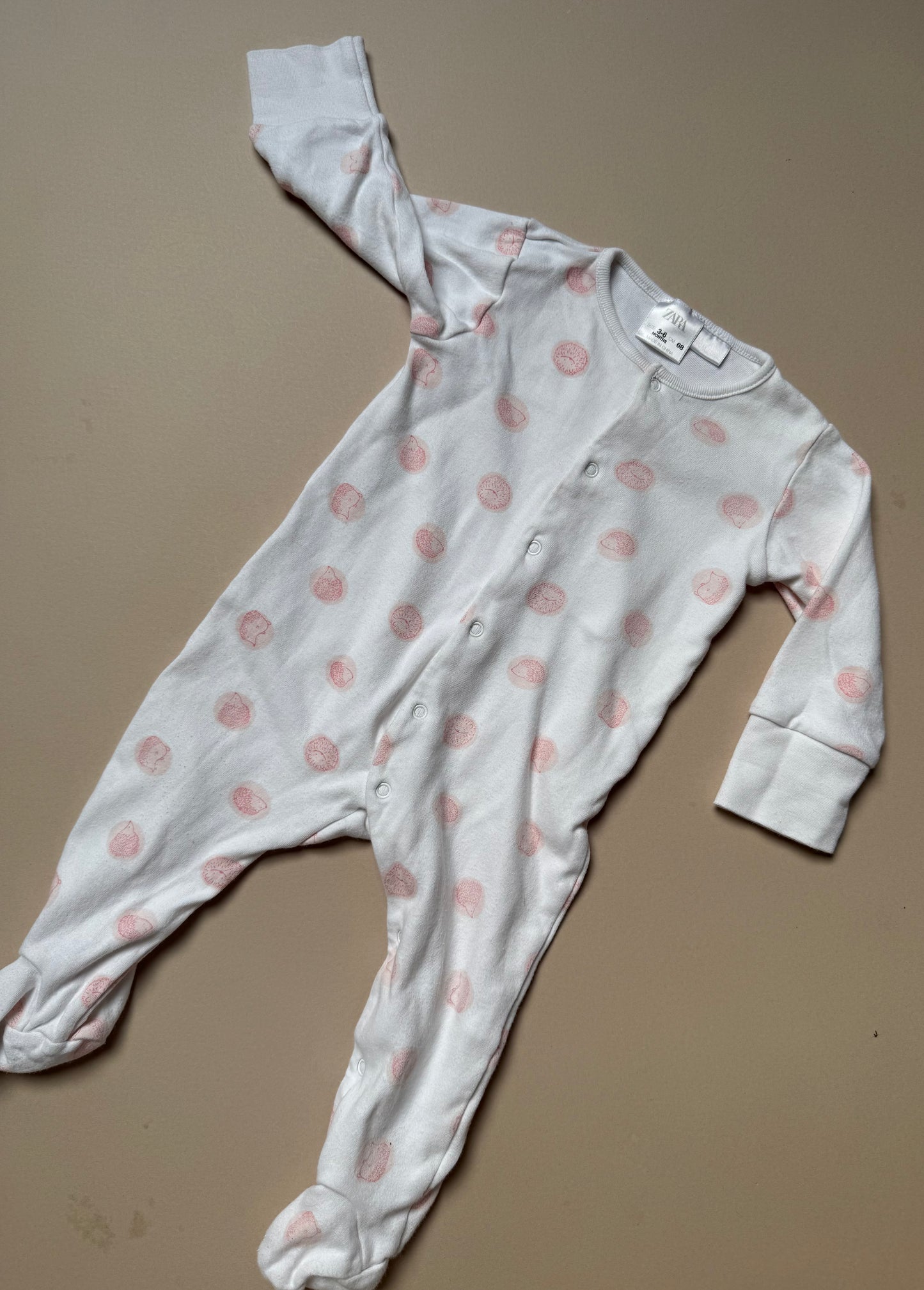 Zara Hedgehog Printed Long Sleeved Onesie in 3-6 Months