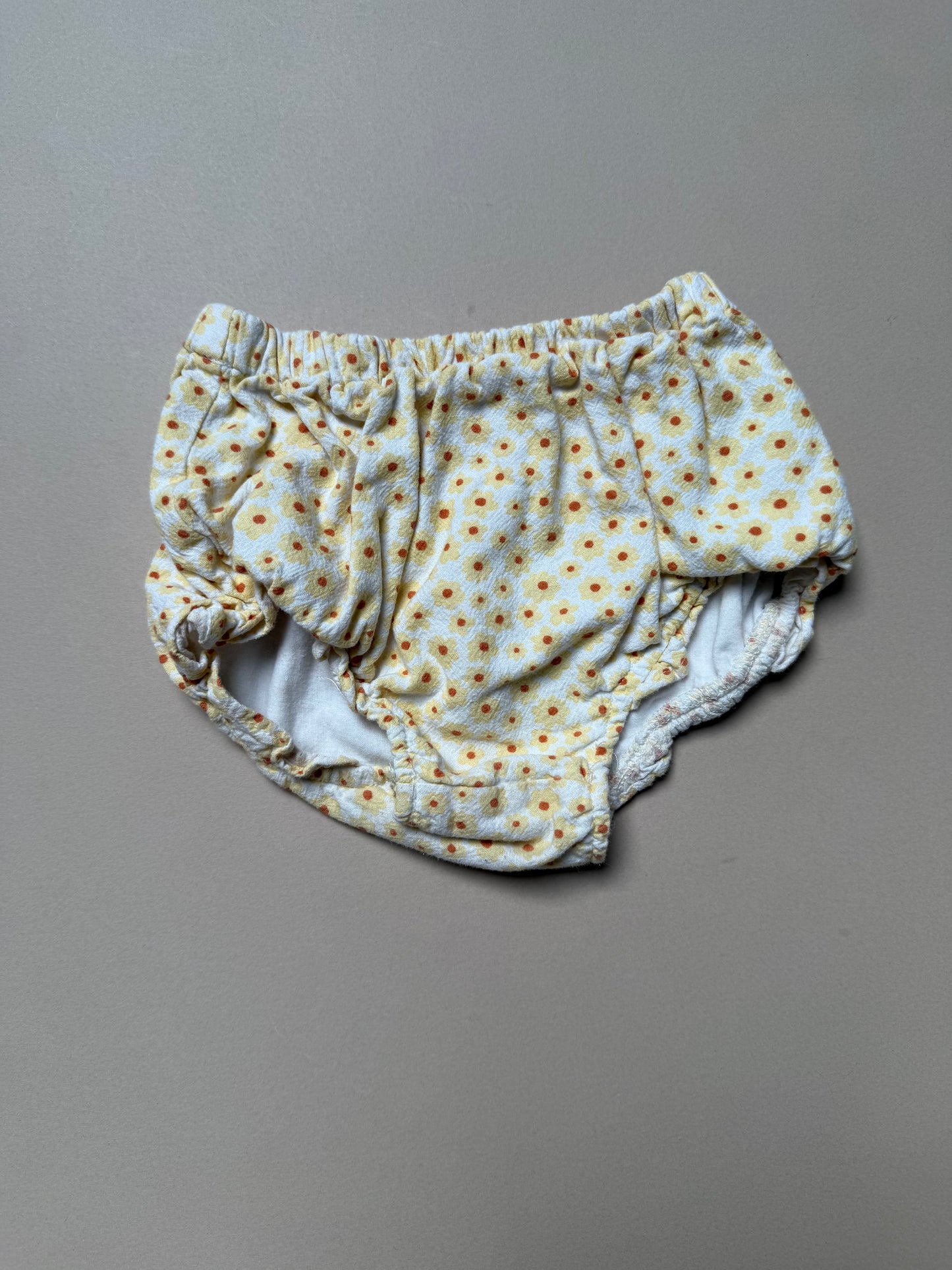 Seed Daisy Printed & Pink Ruffled Bloomers Set in 6-12 Months