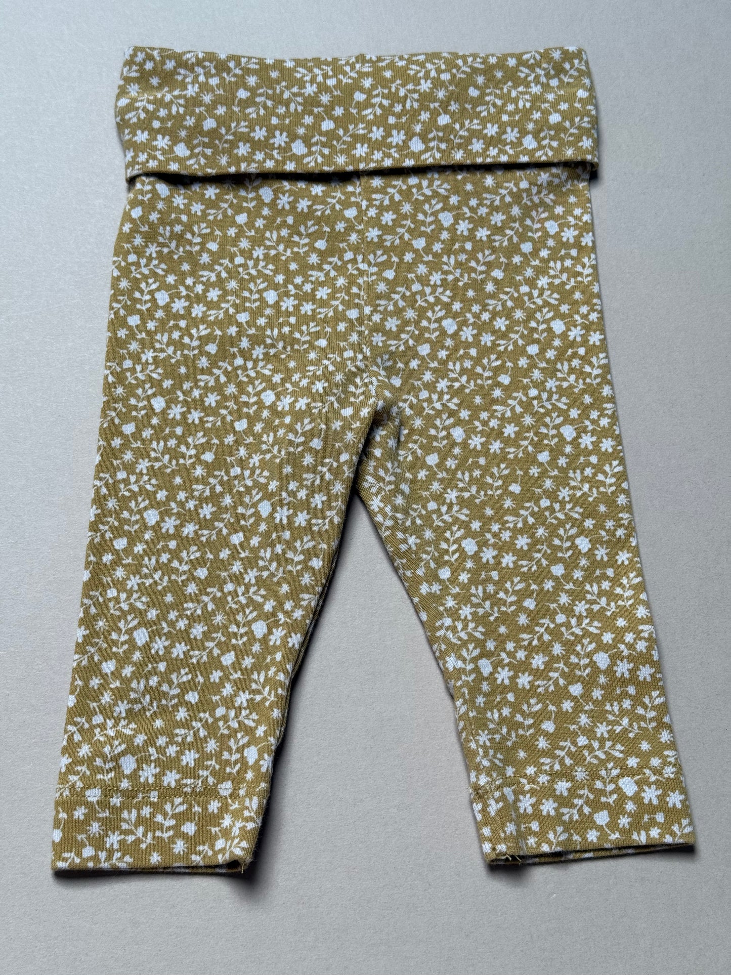 H&M Mustard Floral Leggings in 1-2 Months