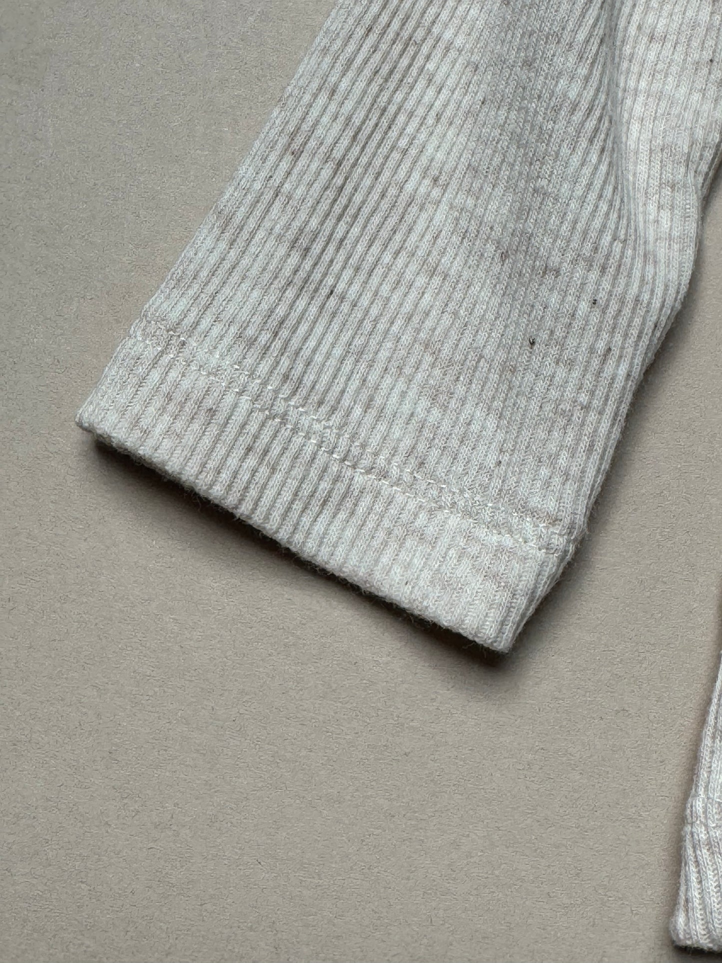 Fred & Flo Cream Ribbed Long Sleeved T-Shirt in 6-9 Months