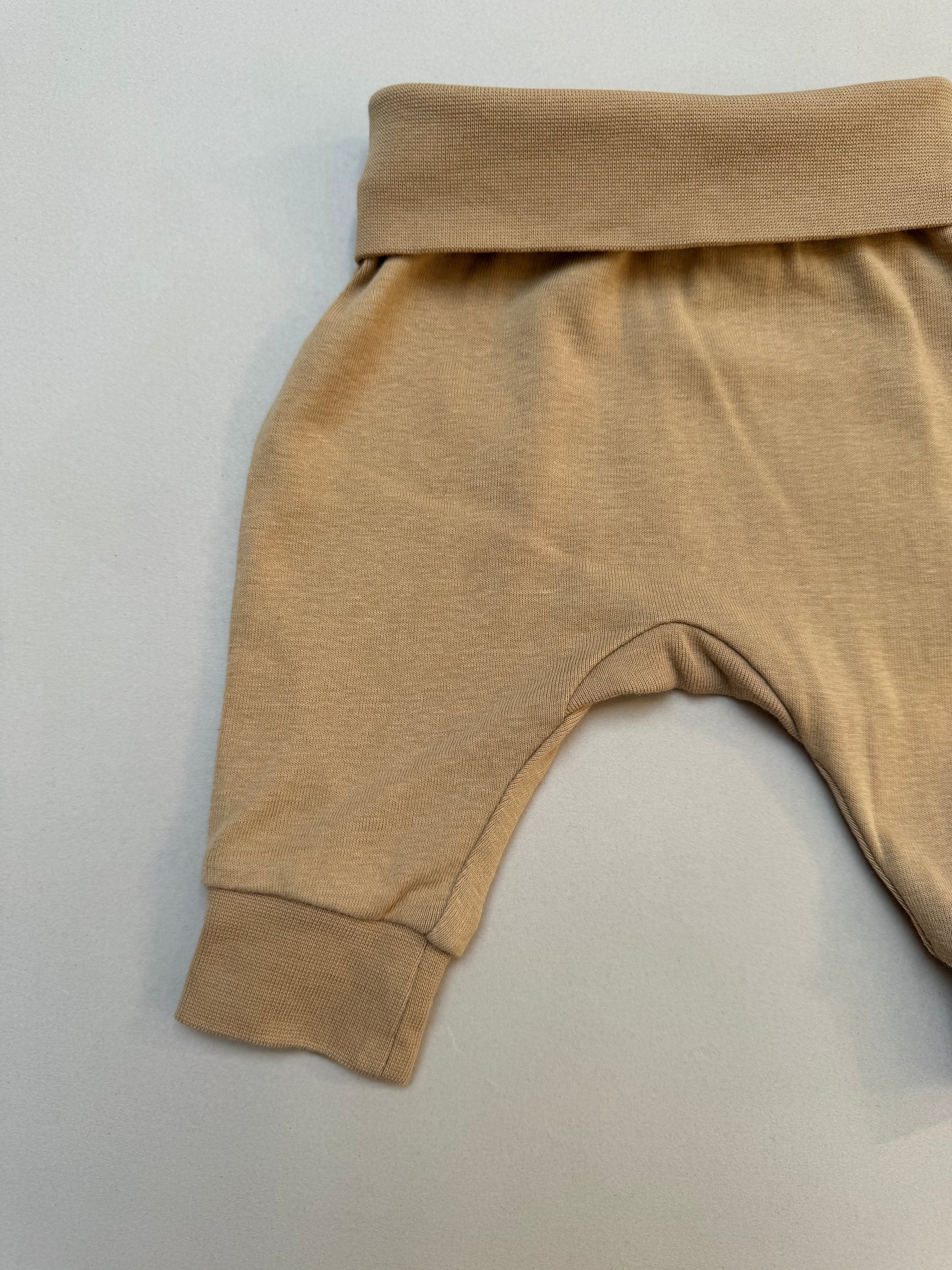 H&M Tan Oversized Leggings in 0-1 Month