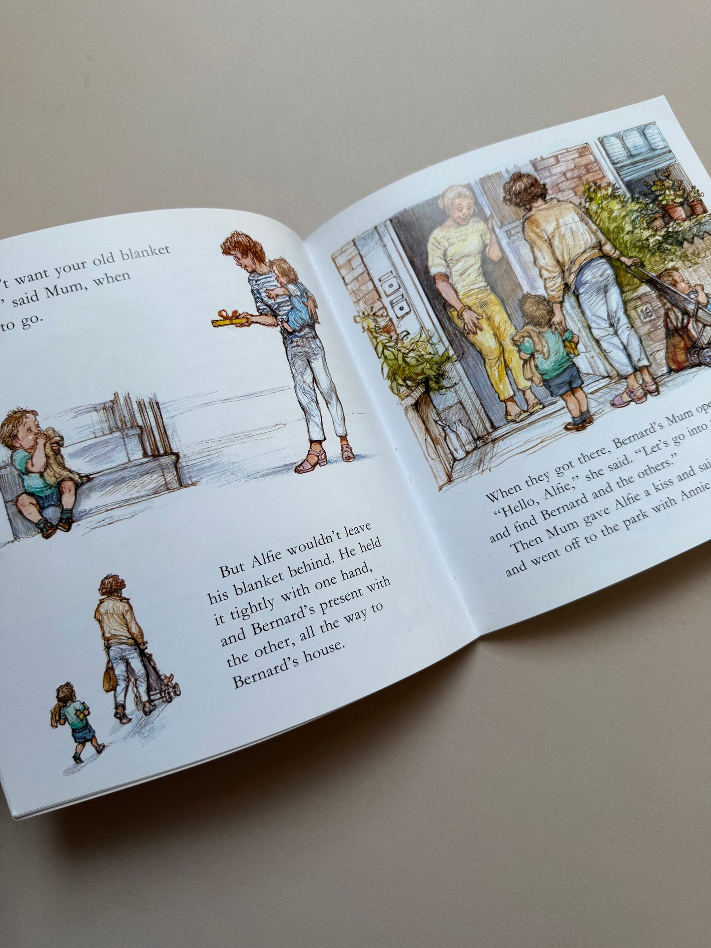 Alfie Gives A Hand By Shirley Hughes Paperback Book