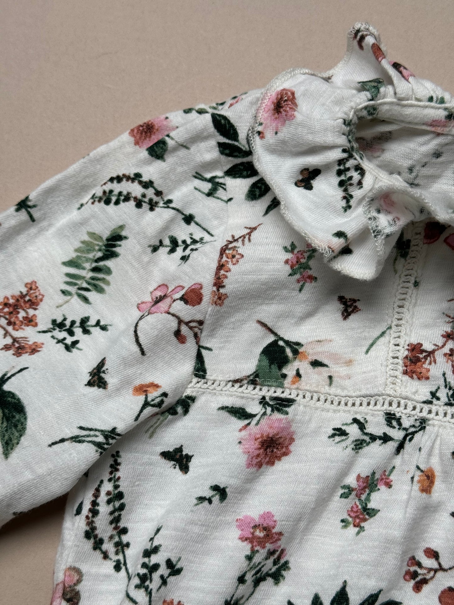Next Floral Long Sleeved T-Shirt With Ruffled Collar in 3-4 Years
