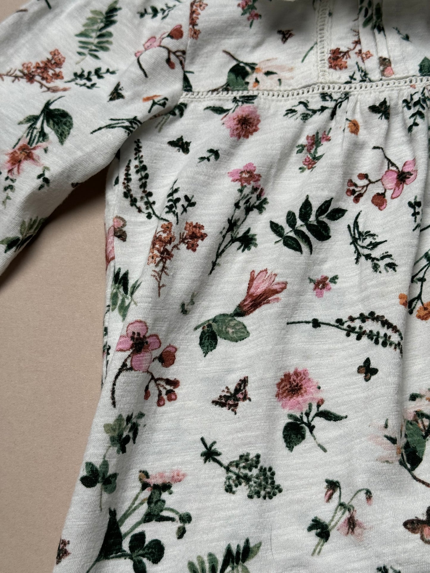 Next Floral Long Sleeved T-Shirt With Ruffled Collar in 3-4 Years
