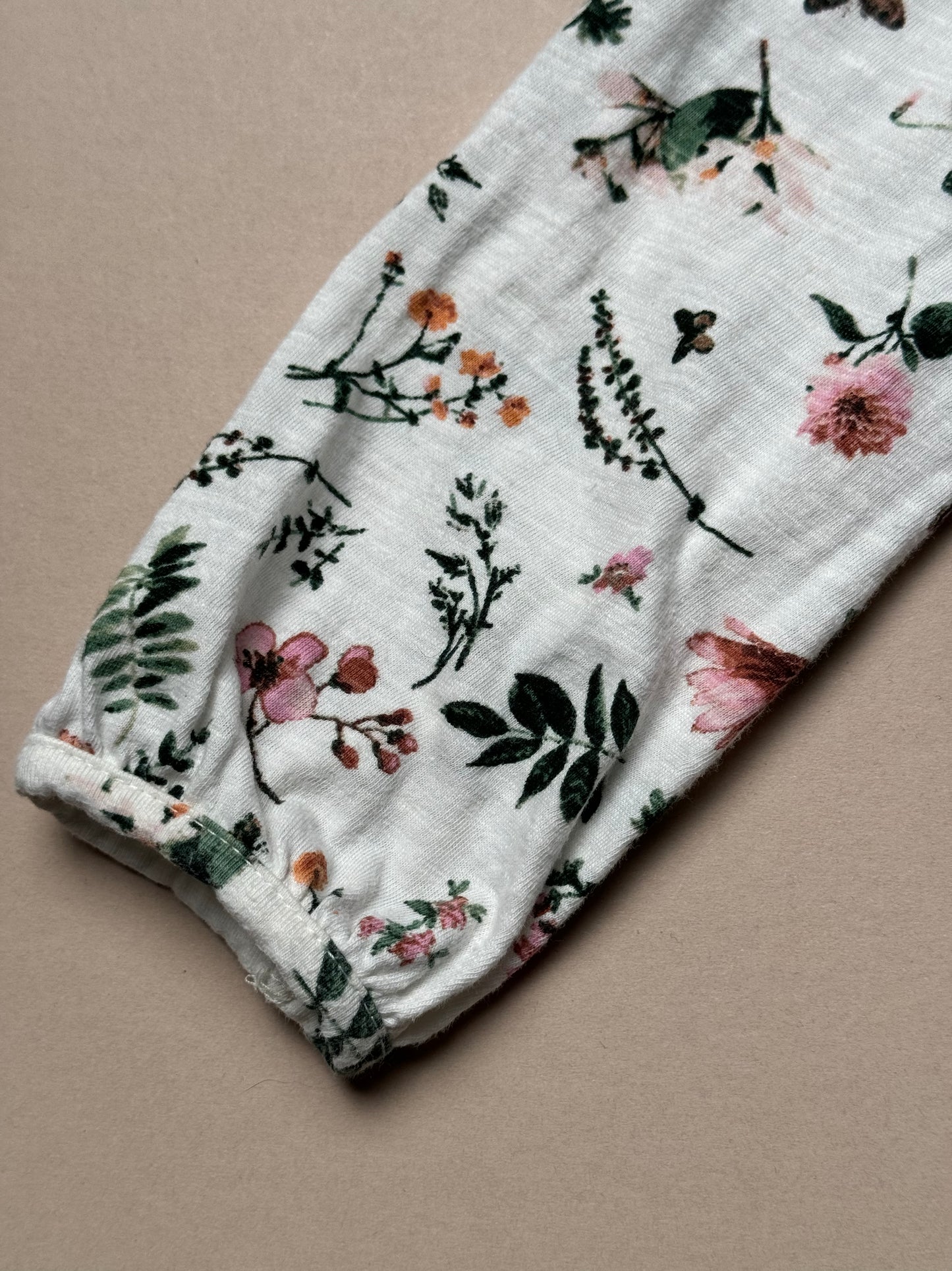 Next Floral Long Sleeved T-Shirt With Ruffled Collar in 3-4 Years