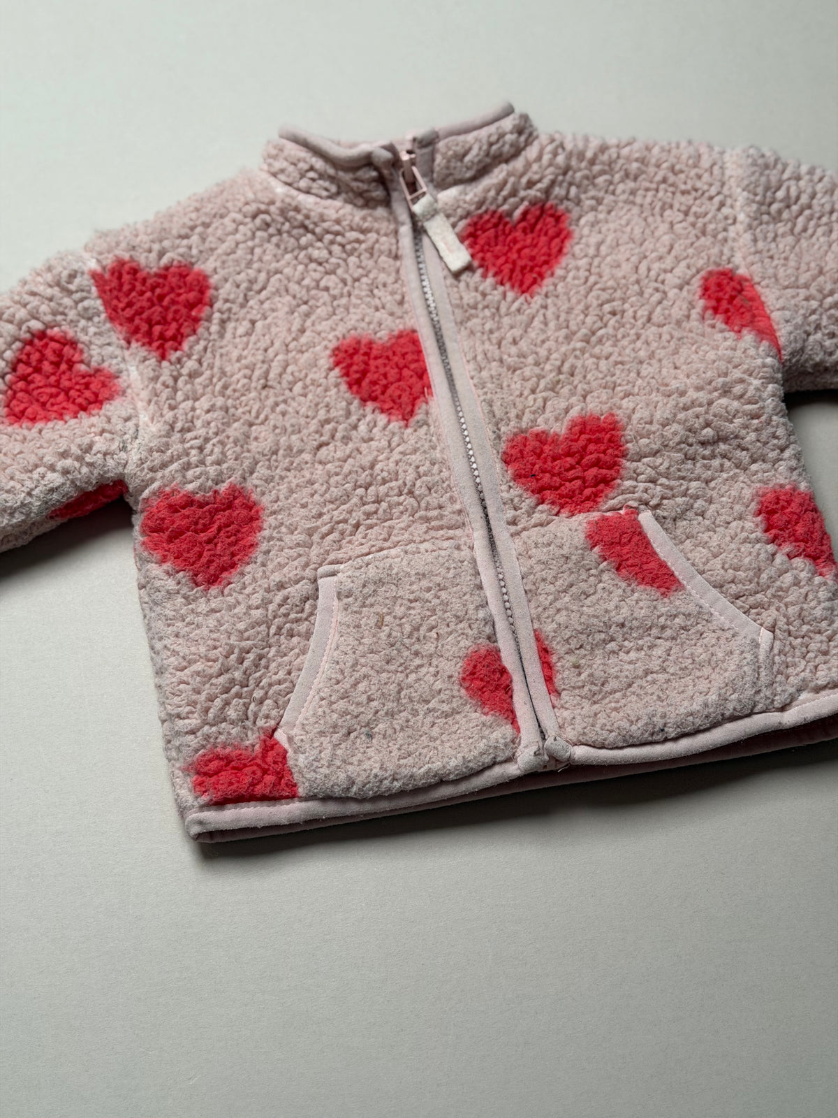 Marks & Spencer Dusky Pink Zip Up Fleece Jacket With Red Hearts in 6-9 Months