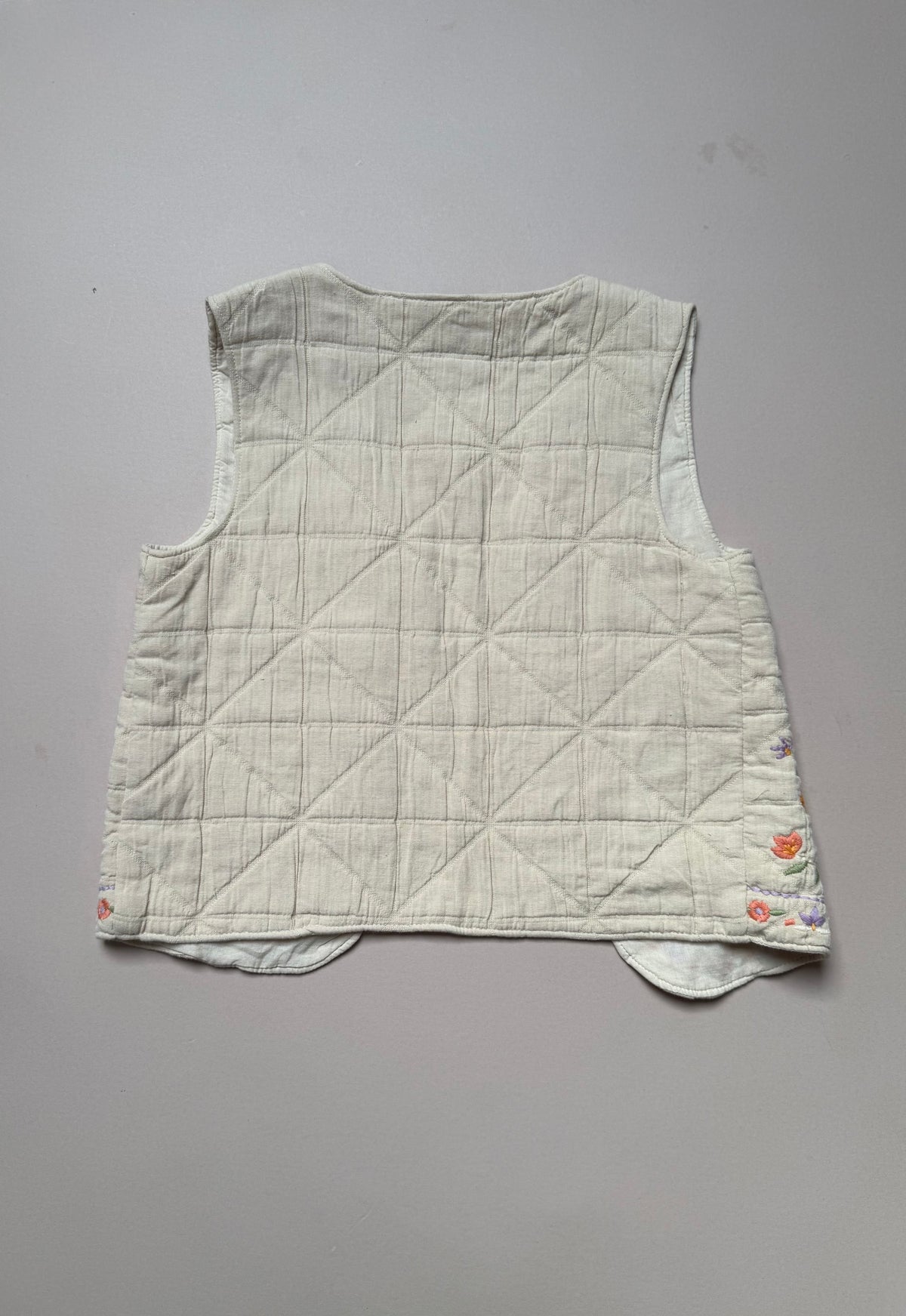 TU Brand New Cream Folk Floral Embroidered Waistcoat in 5-6 Years