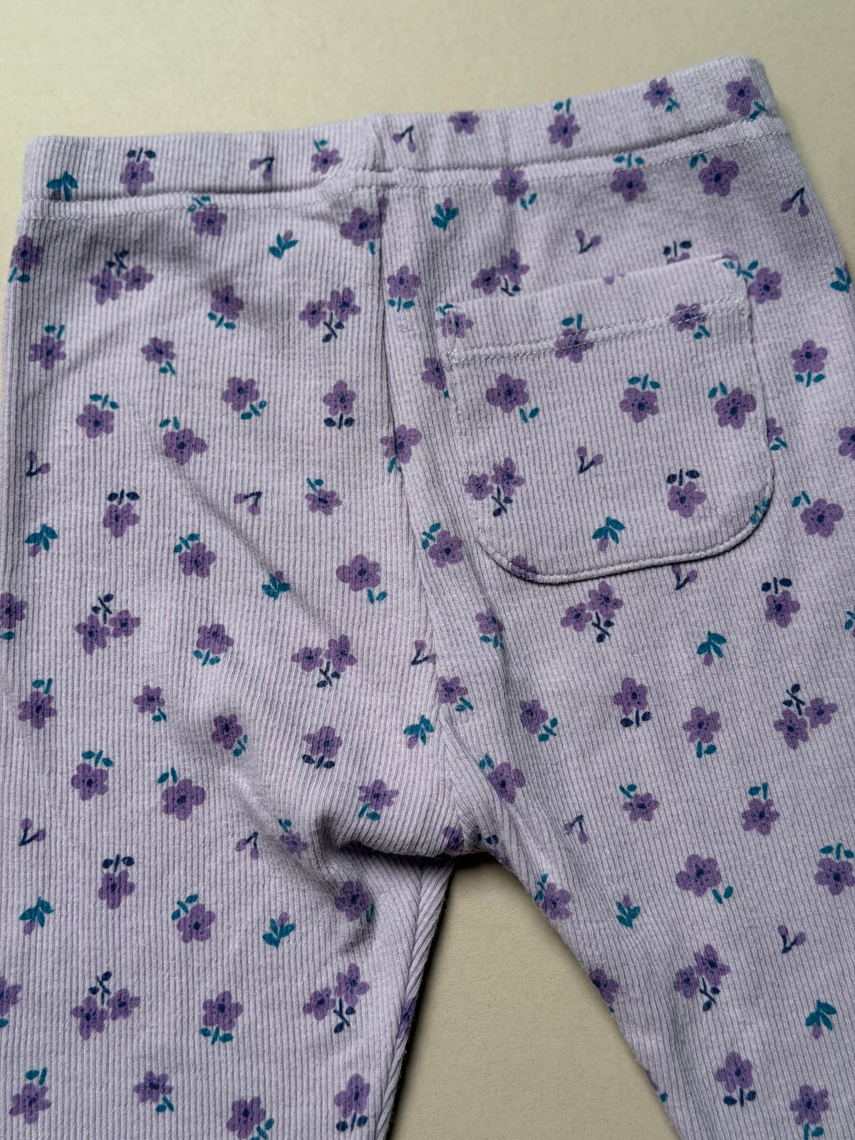 Uniqlo Kids Lilac Purple Floral Ribbed Basic Leggings in 2-3 Years