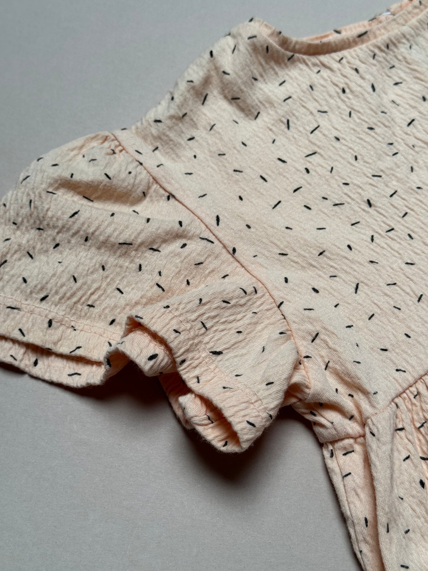 Zara Peach Confetti Printed Short Sleeved Dress in 4-5 Years