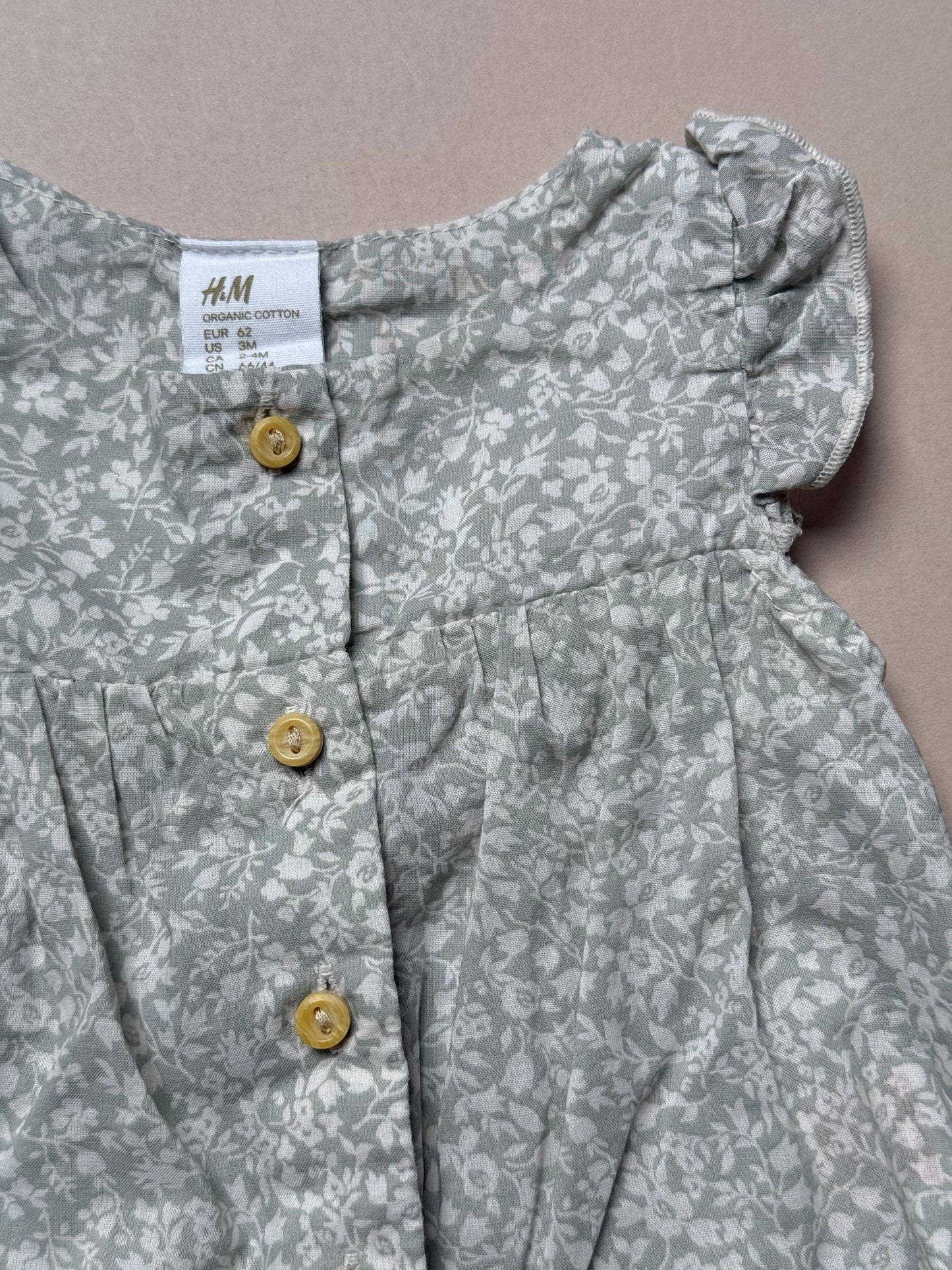 H&M Thin Floral Romper in 2-4 Months