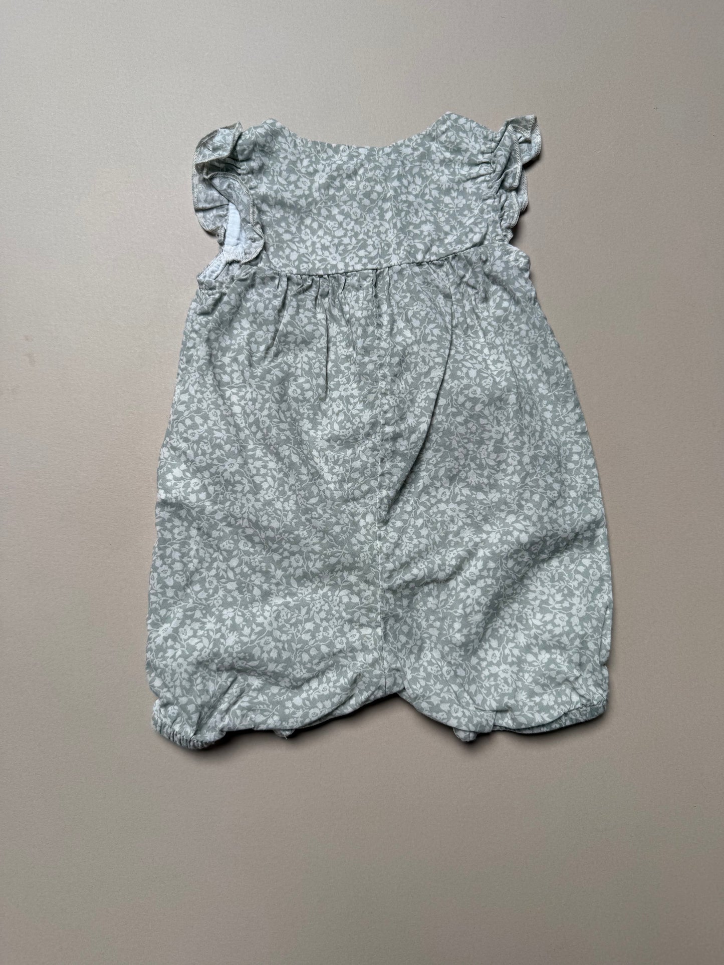 H&M Thin Floral Romper in 2-4 Months