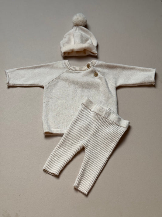F&F Cream Knitted Set in Newborn