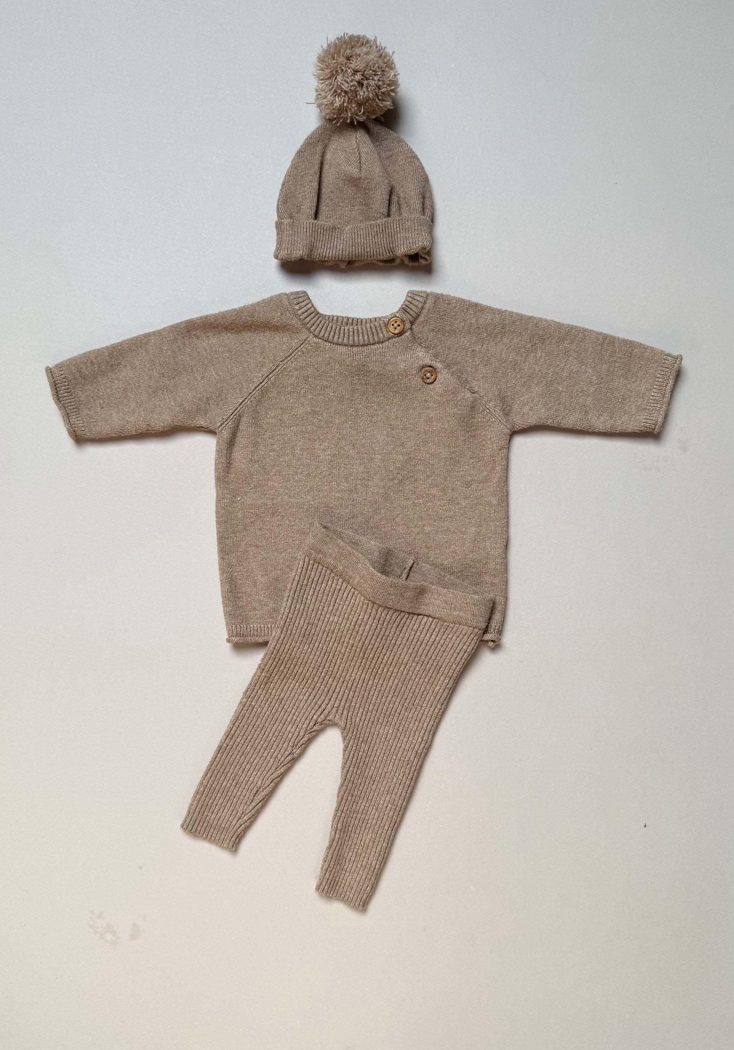 F&F Brown Soft Knitted Set in Newborn