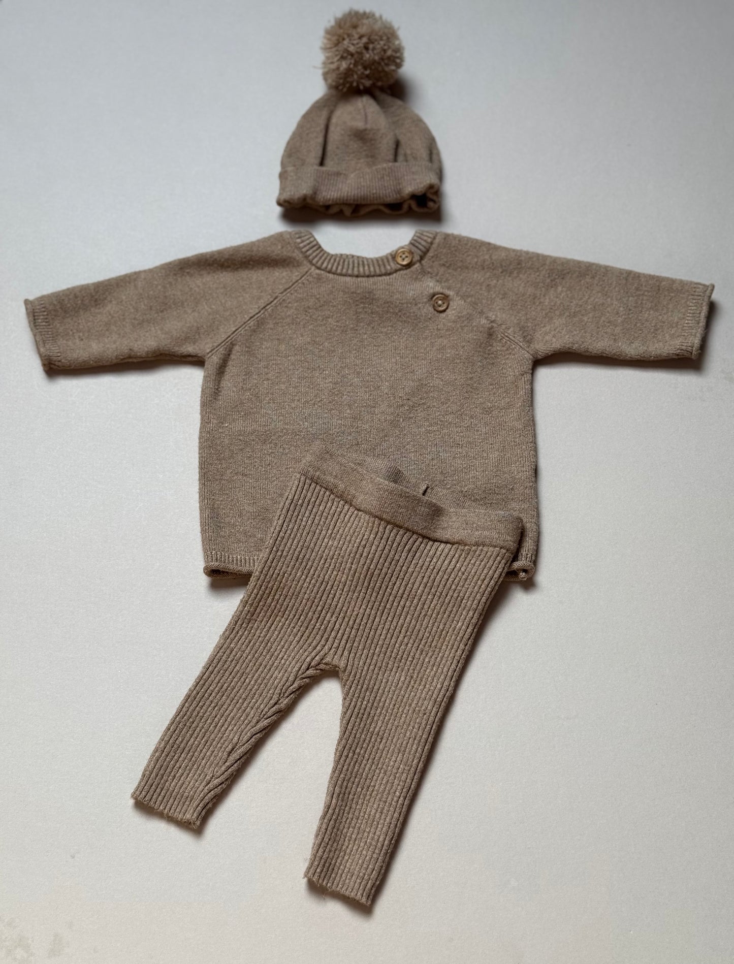 F&F Brown Soft Knitted Set in Newborn