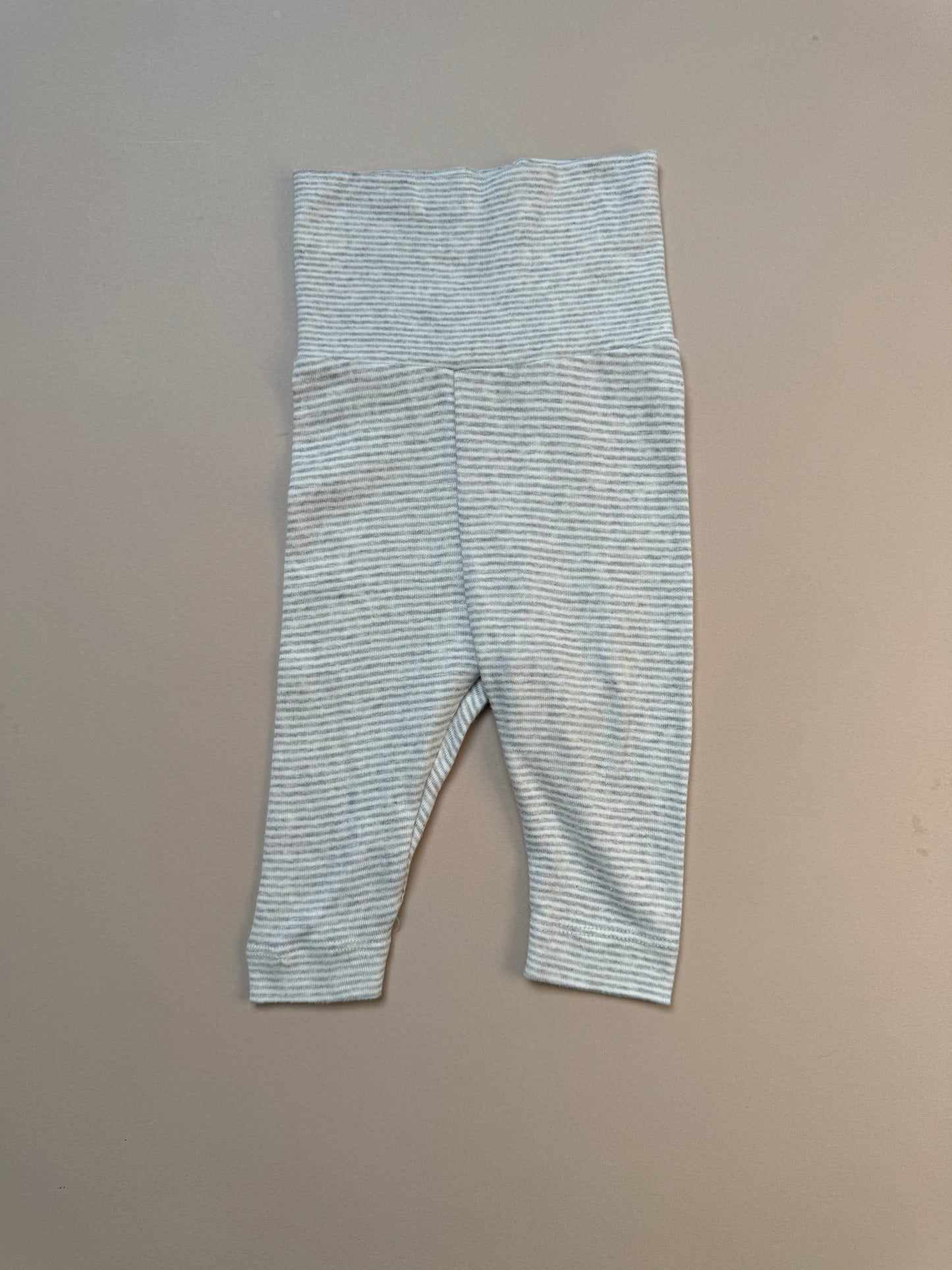 H&M Grey Striped Leggings in 1-2 Months