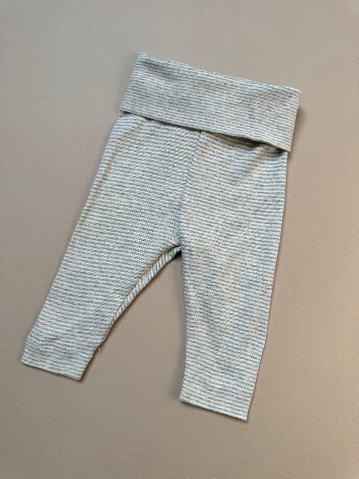 H&M Grey Striped Leggings in 1-2 Months