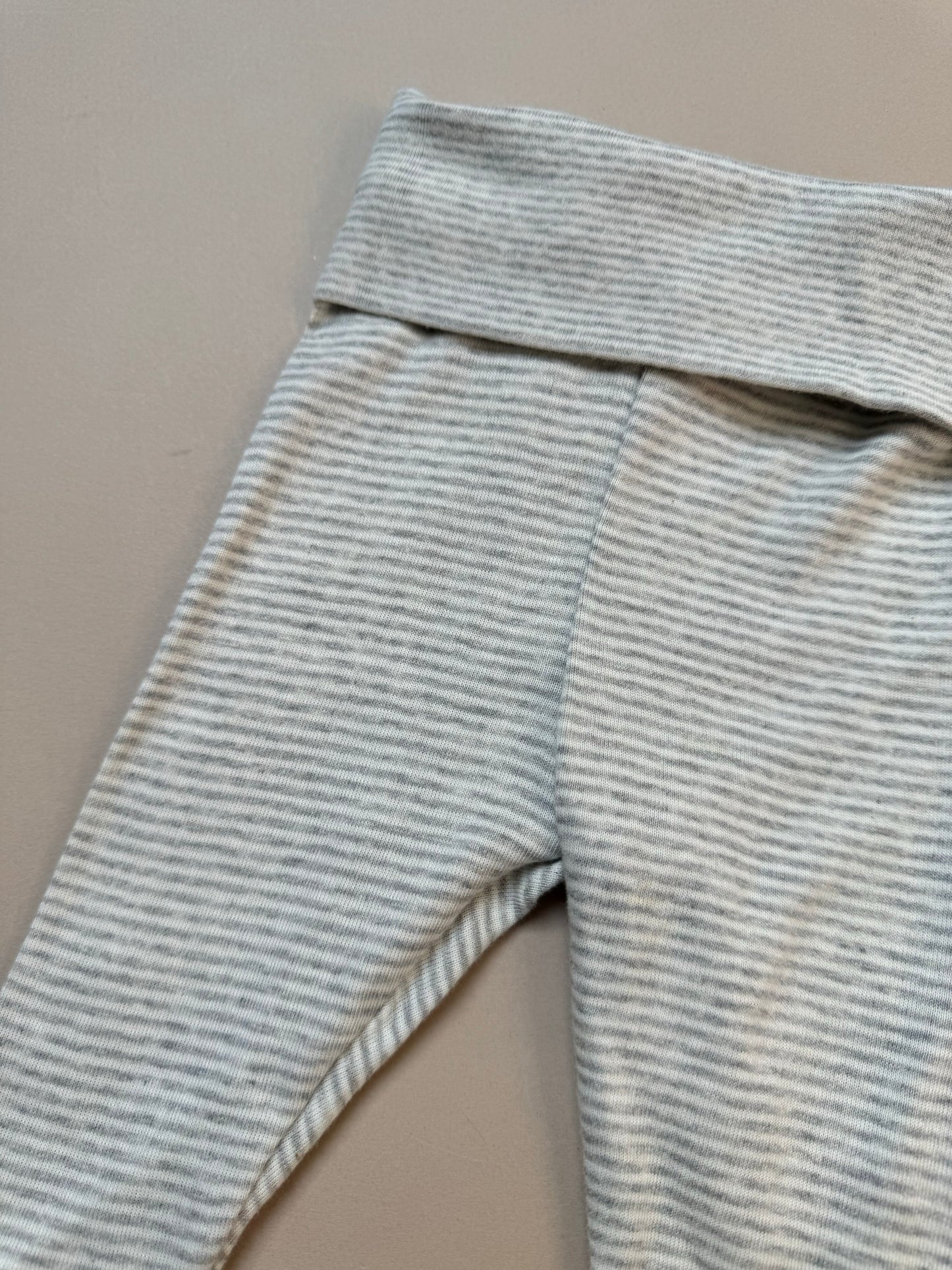 H&M Grey Striped Leggings in 1-2 Months