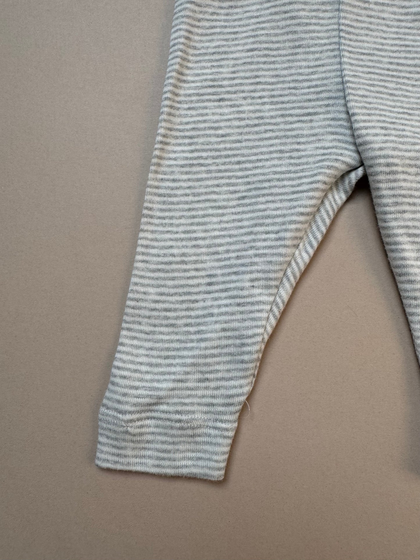 H&M Grey Striped Leggings in 1-2 Months