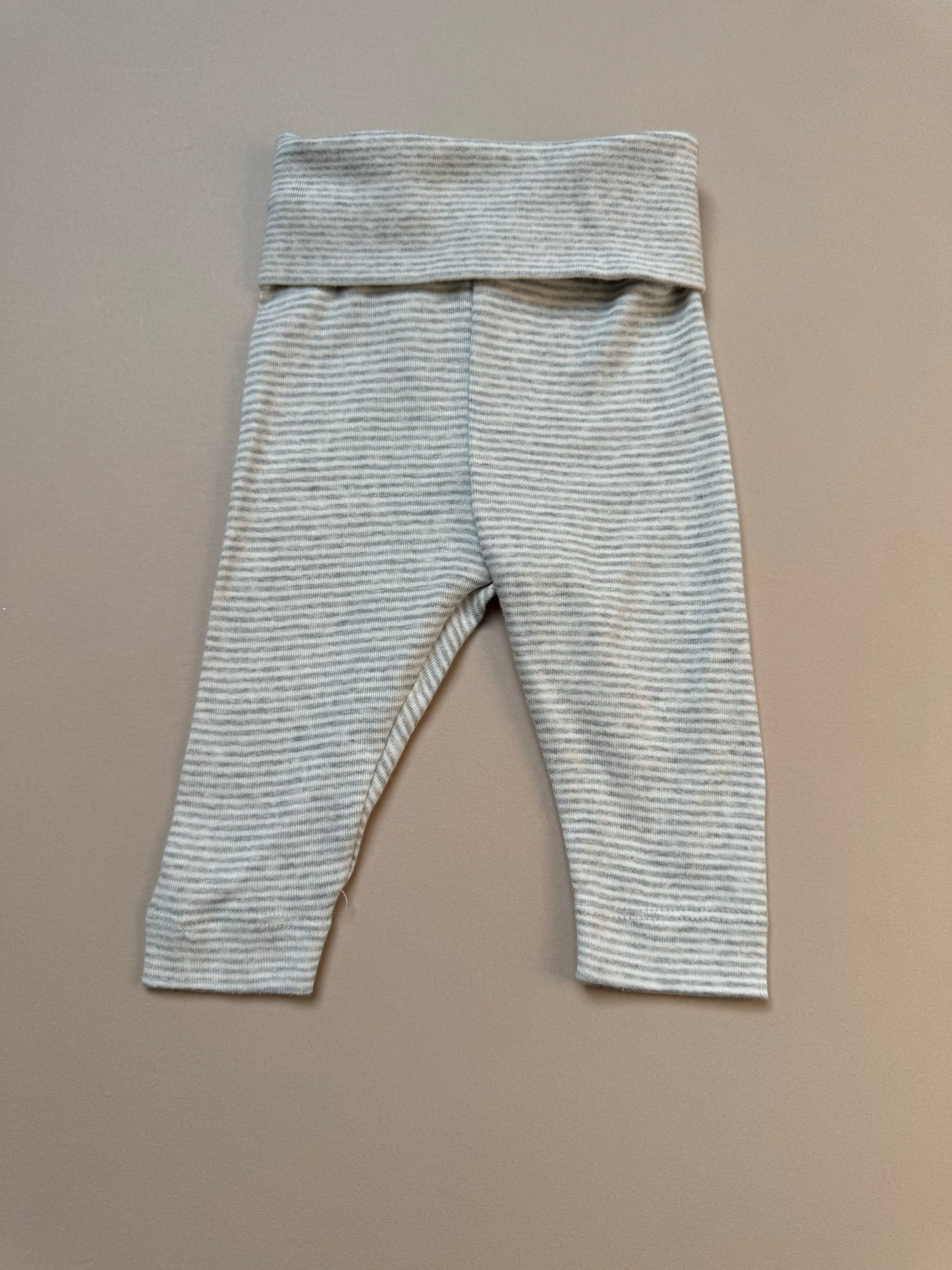 H&M Grey Striped Leggings in 1-2 Months
