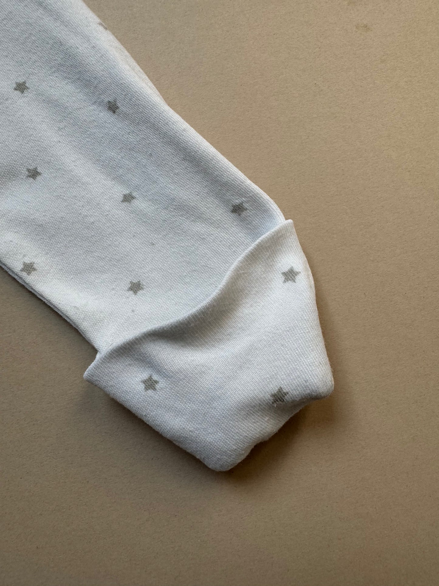 John Lewis Star Printed Long Sleeved Cotton Onesie in 3-6 Months