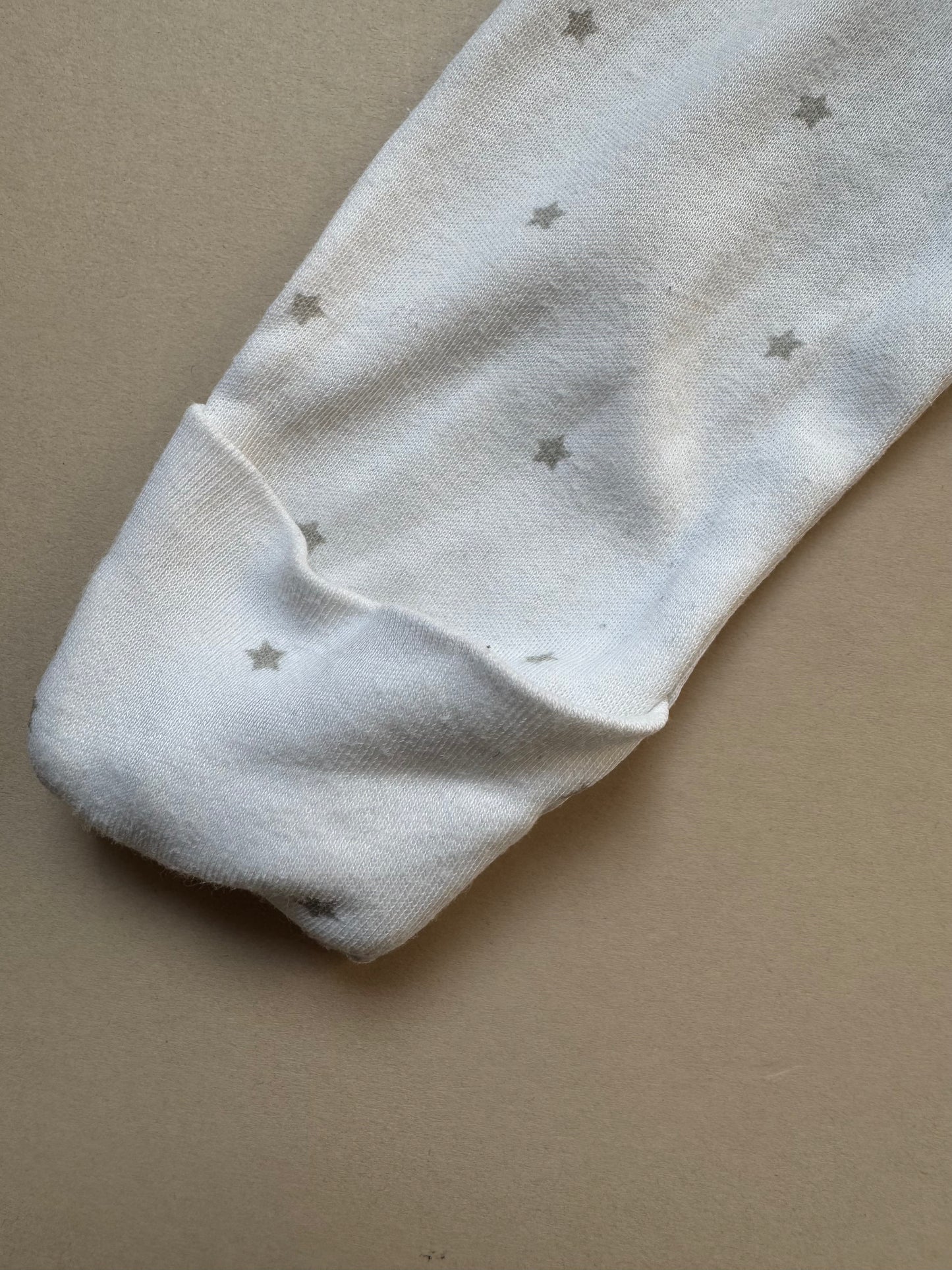 John Lewis Star Printed Long Sleeved Cotton Onesie in 3-6 Months