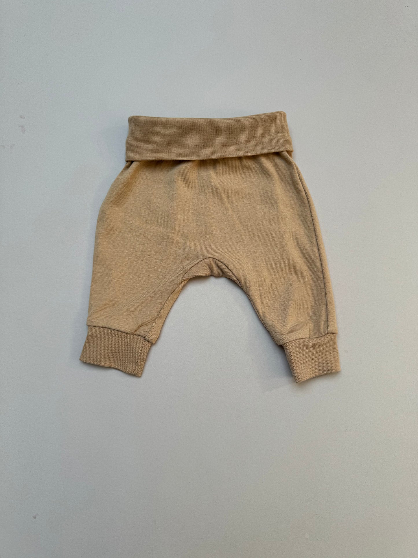 H&M Tan Oversized Leggings in 0-1 Month