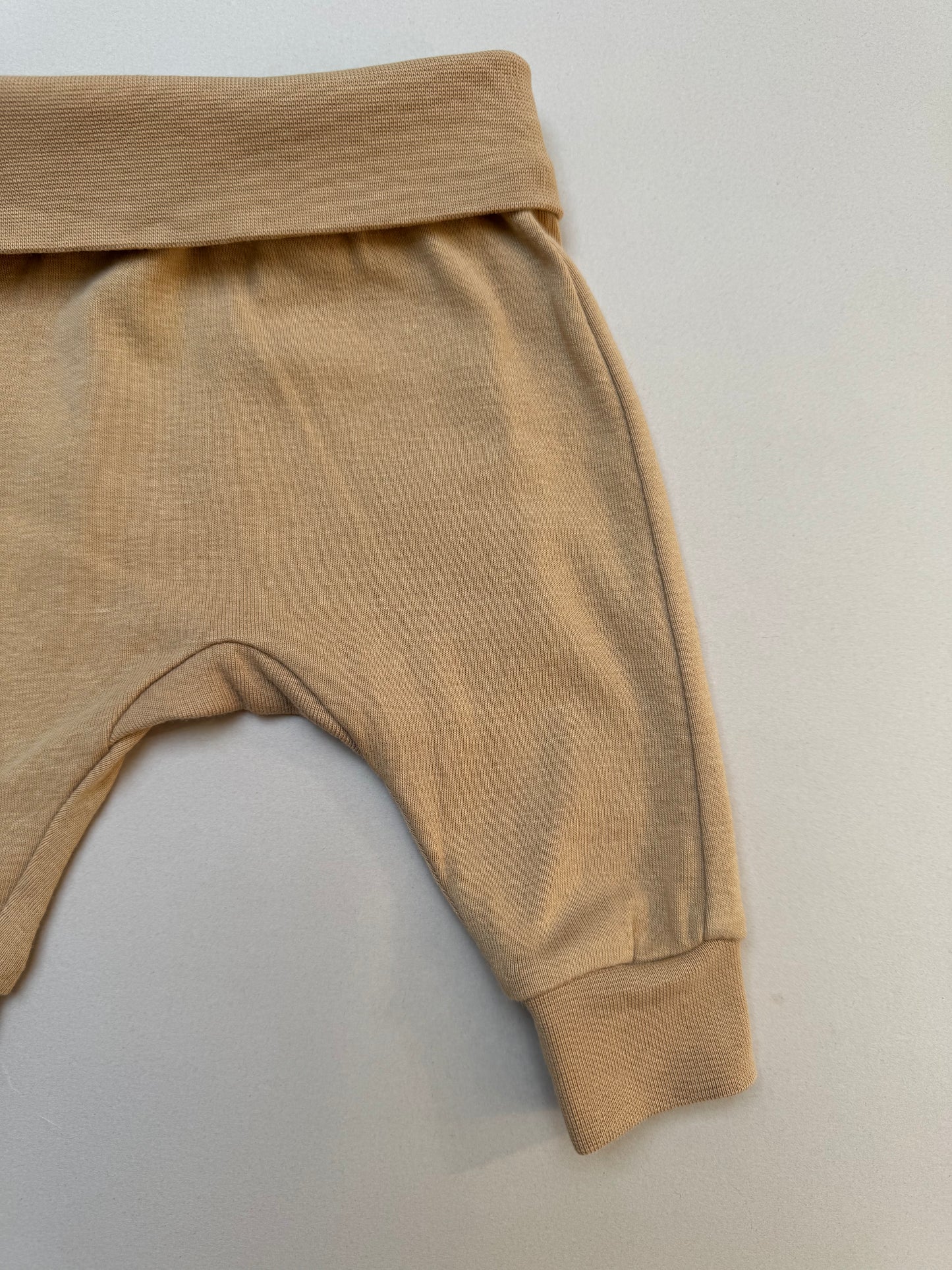 H&M Tan Oversized Leggings in 0-1 Month