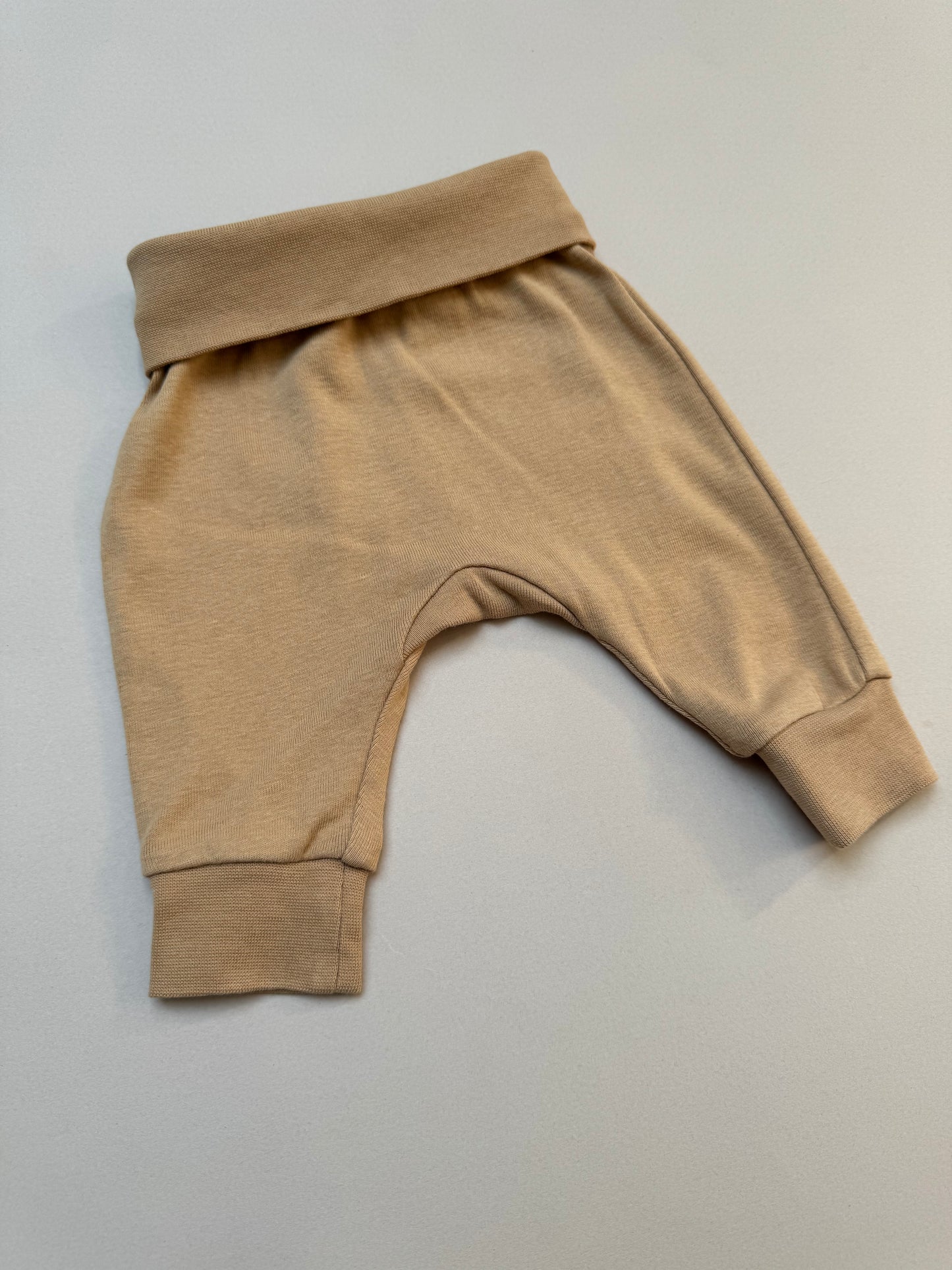 H&M Tan Oversized Leggings in 0-1 Month