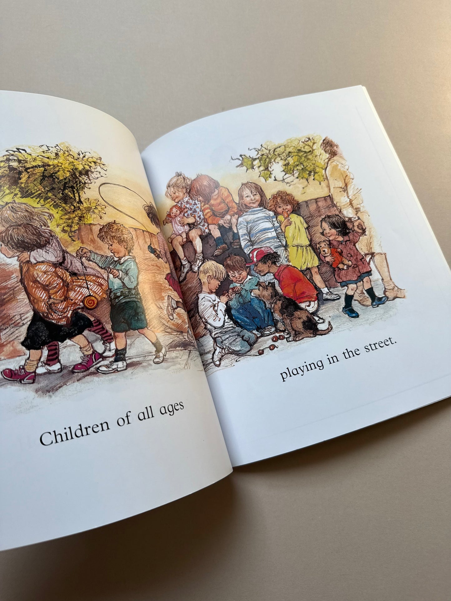 The Nursery Collection: All Shapes & Sizes By Shirley Hughes Paperback Book