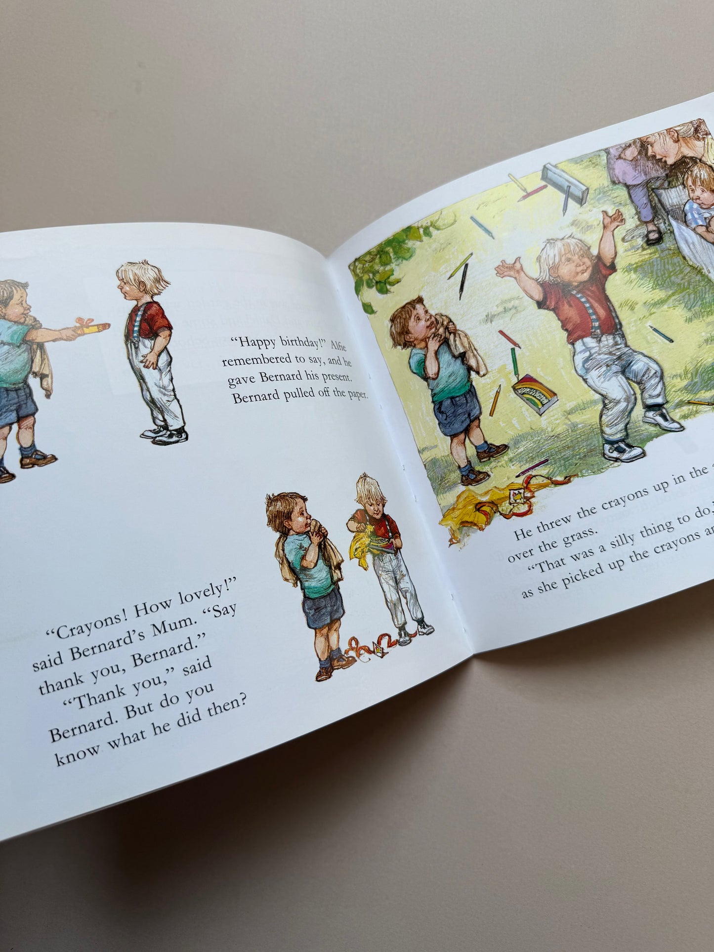 Alfie Gives A Hand By Shirley Hughes Paperback Book