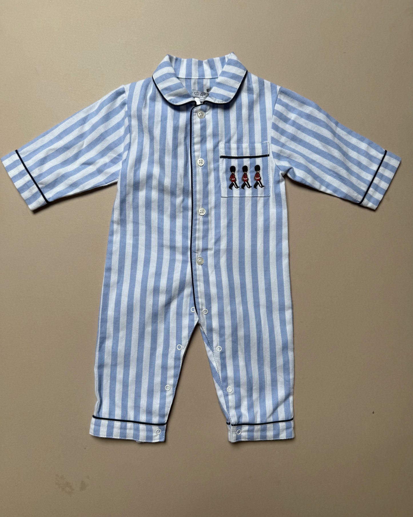 Lapinou Felix London Guardsmen Embroidered Onesie in 1-3 Months